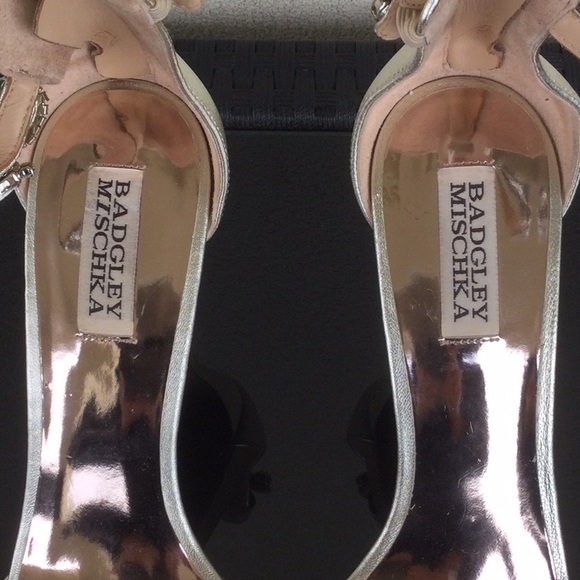 BADGLEY MISCHKA SINDY Gold stiletto sandals.Size 9. - Picture 5 of 12